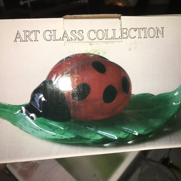 Glass Ladybug on Leaf = New in Box - Picture 3 of 4